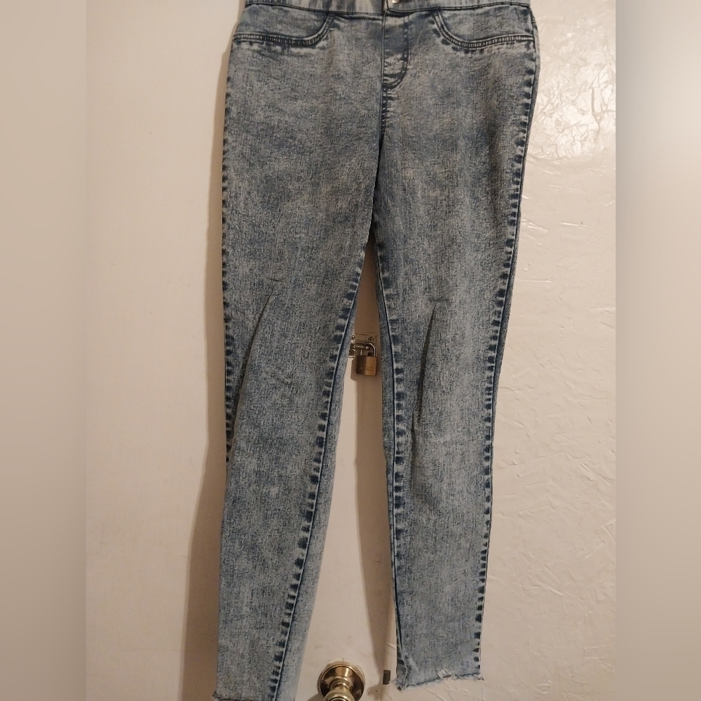 Distressed jeans - Picture 3 of 7